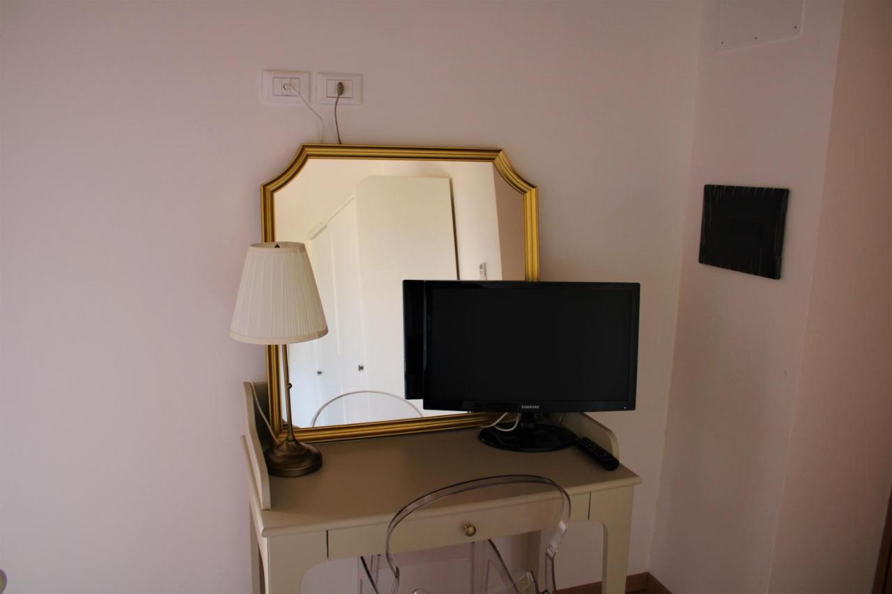 Roba Albanisi Hotel Aragona Buitenkant foto