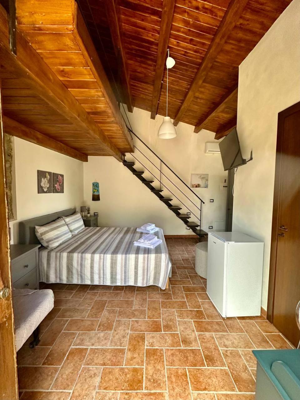 Roba Albanisi Hotel Aragona Kamer foto