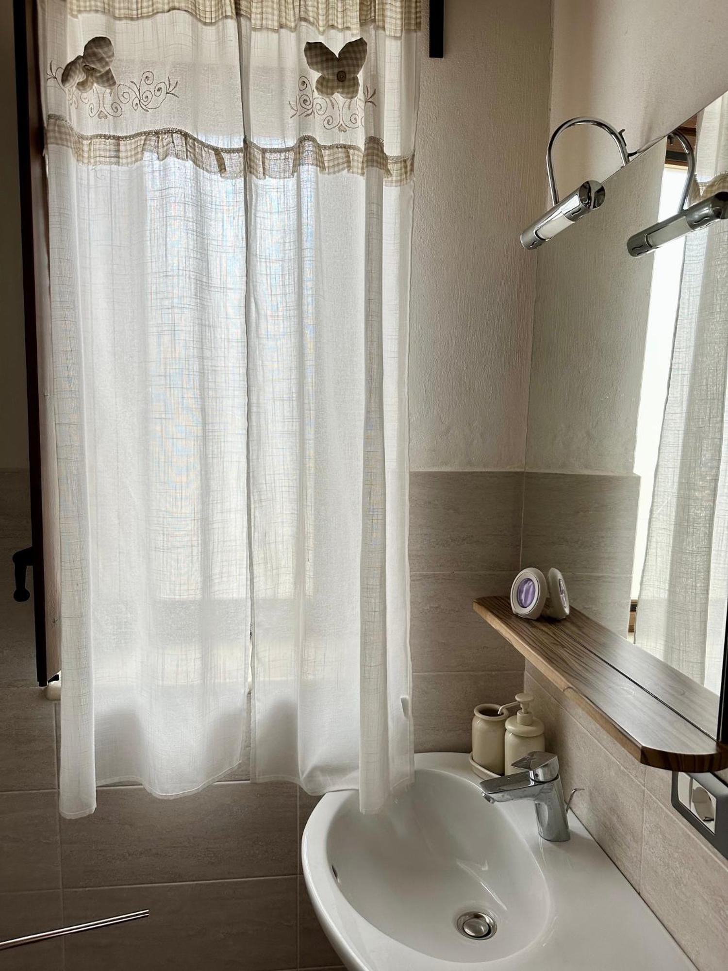Roba Albanisi Hotel Aragona Buitenkant foto